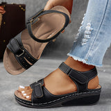 Klininiai sandalai su reguliuojamais dirželiais