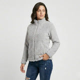 Fleece striukė su aukštu apykakle miesto stiliumi
