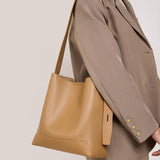 Prabangus tote krepšys su lygiu paviršiumi
