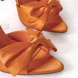 Slingback aukšti kulniukai su kaspinu